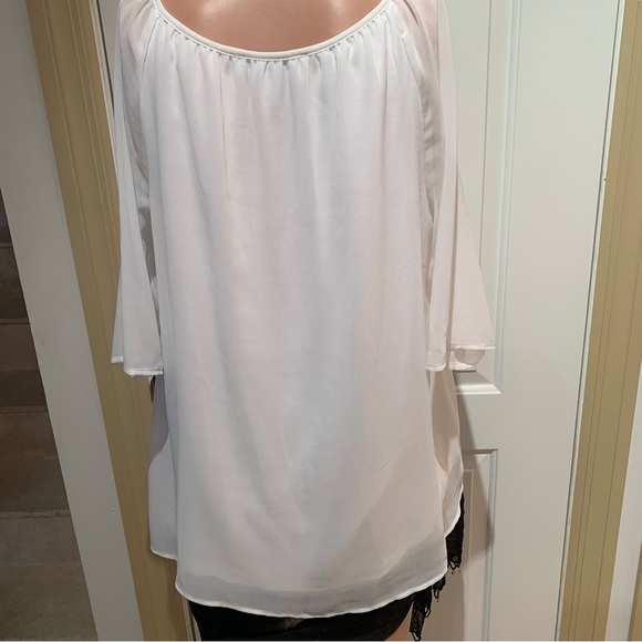 MARLED. White blouse. 3/4 sheer sleeves. Tie in front. Perfect for summe… - Picture 3 of 7